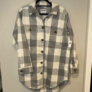 Old Navy Cream and Gray Checkered Shirt Jacket